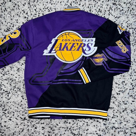Los angeles lakers varsity jacket JH design brand new with tag and extra button - Picture 2 of 2